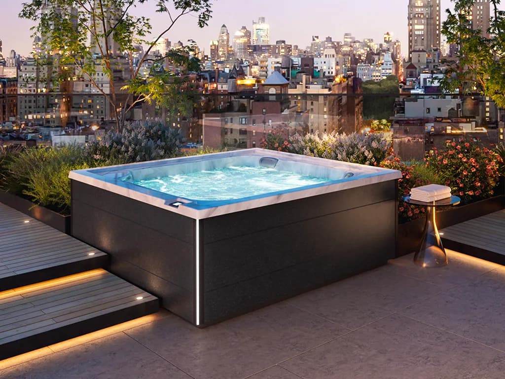 Jacuzzi® J-LXL™