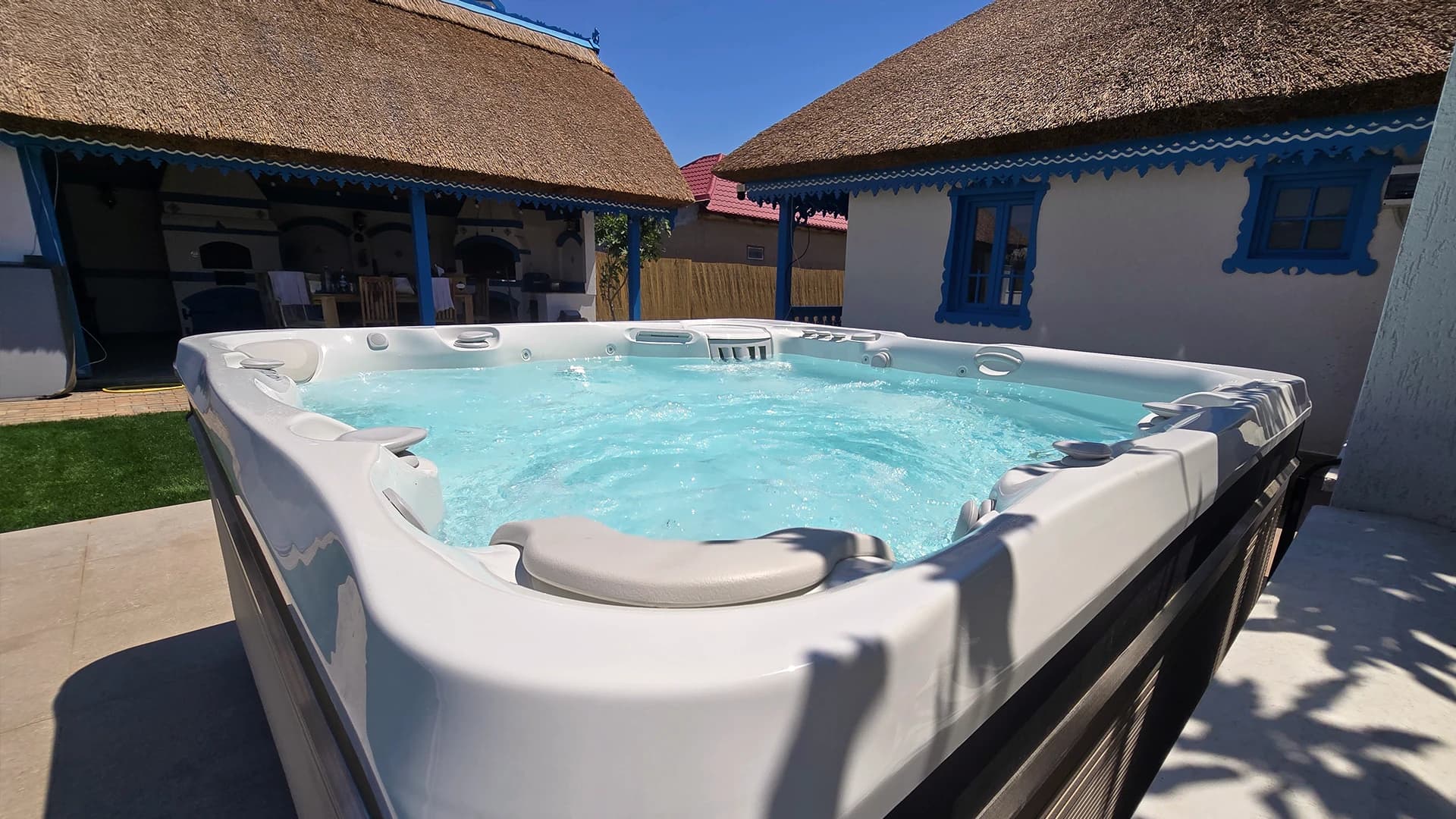 Cadă cu hidromasaj Caldera Spas® Geneva – Tulcea 3