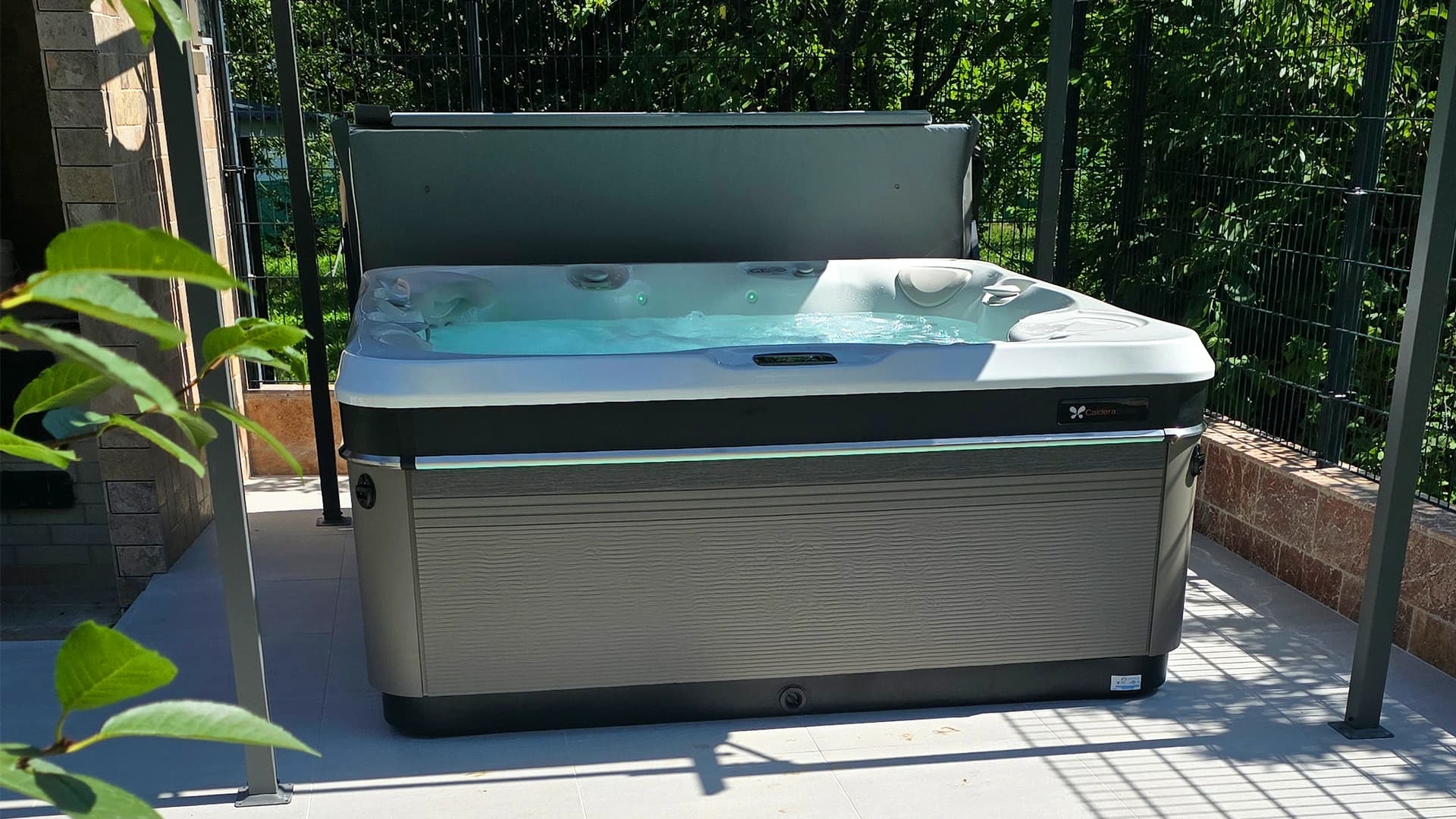 Cadă cu hidromasaj Caldera Spas® Tahitian – Proiect Hidrostyle în Reghin 2