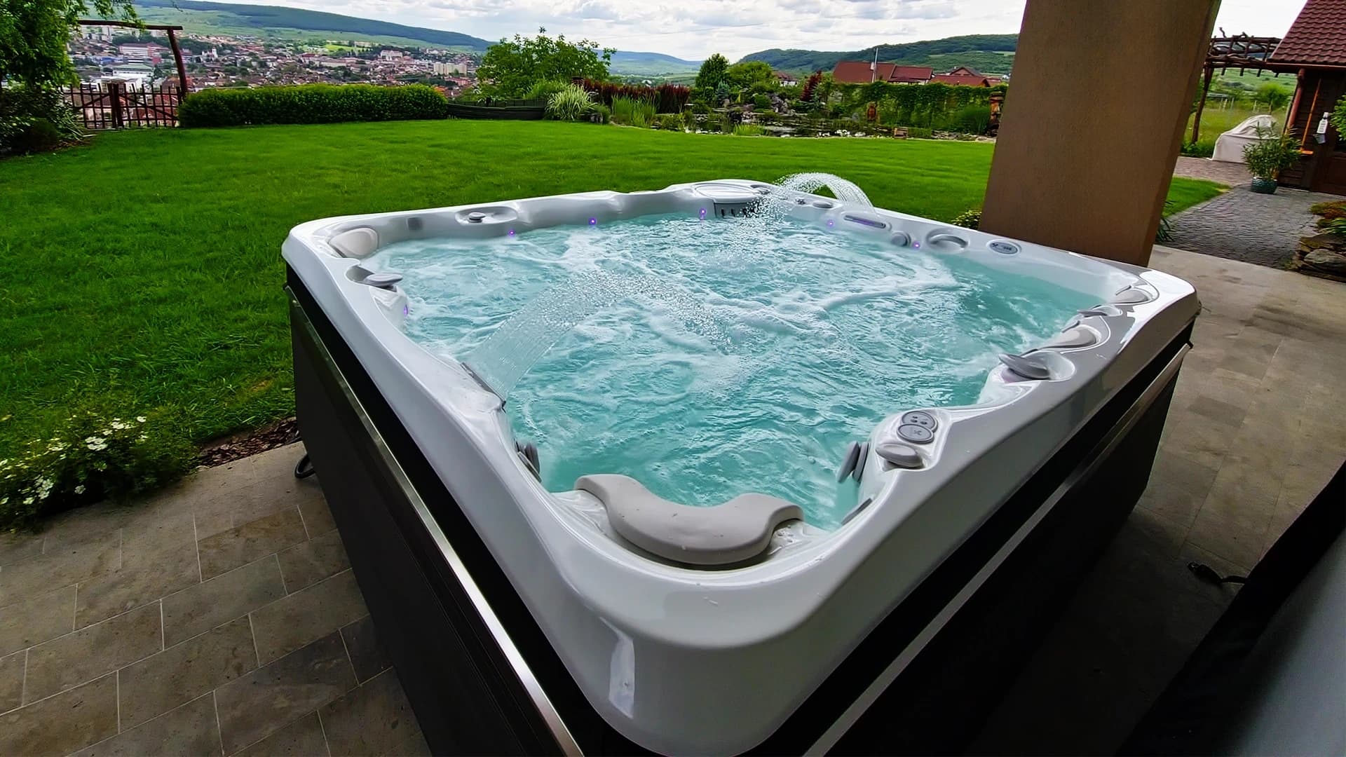 Cadă cu hidromasaj Caldera Spas® Cantabria – Harghita 2