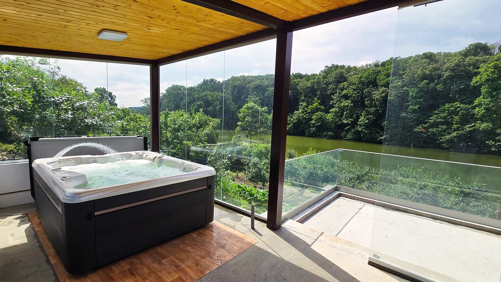 Cadă cu hidromasaj Caldera Spas® Martinique 2