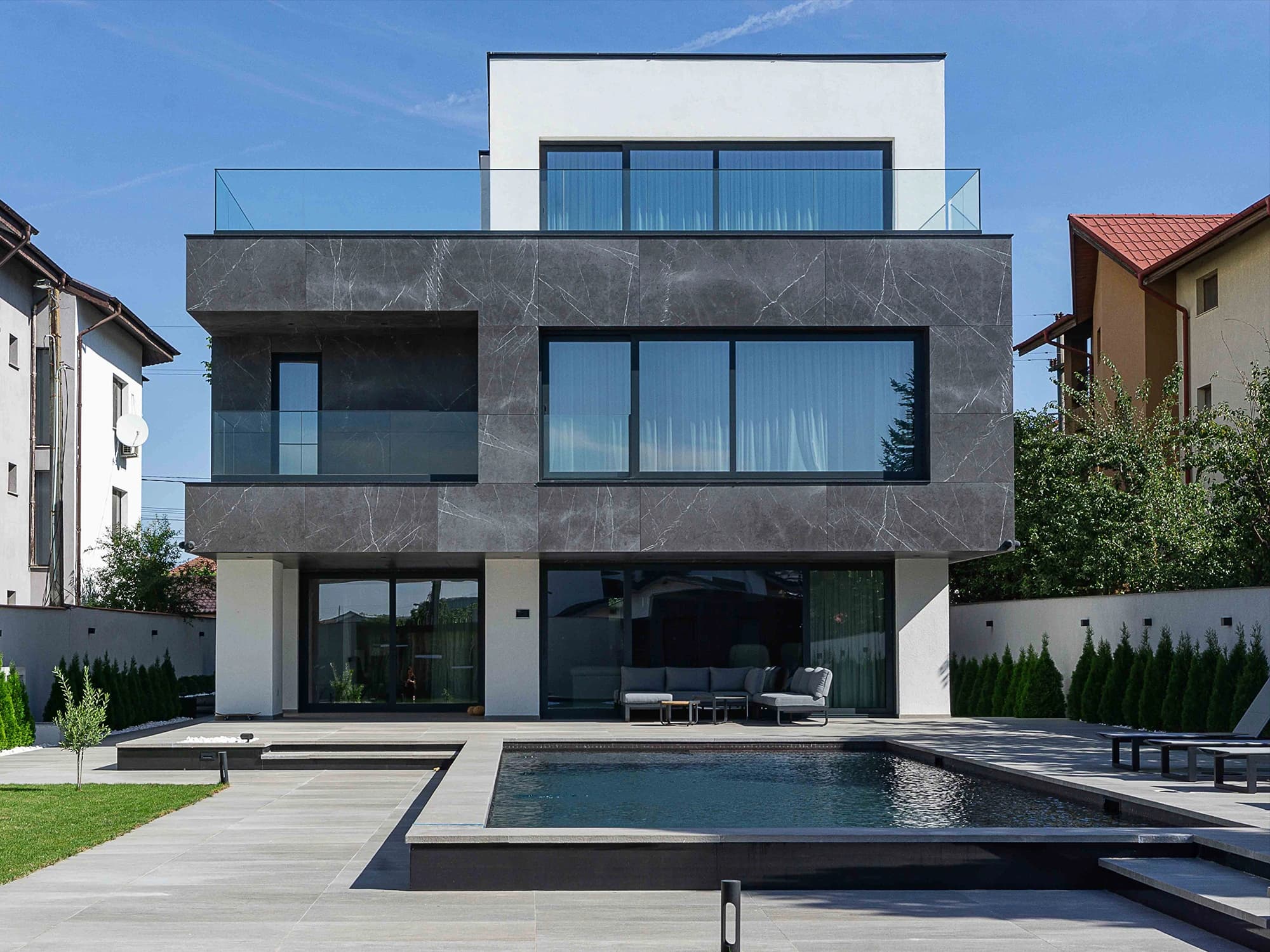 Piscină Exterioară Personalizată – Proiect Hidrostyle în Pipera 2