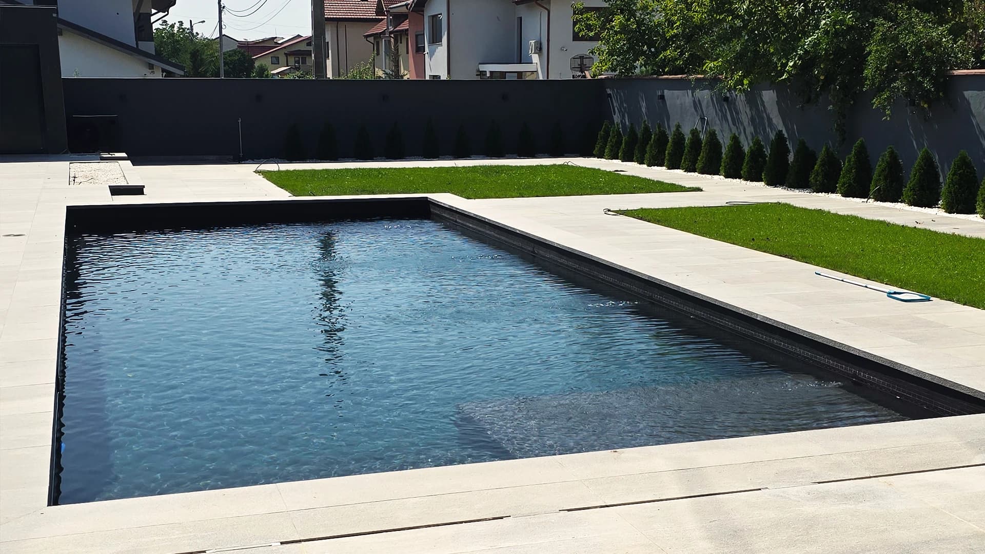 Piscină Exterioară Personalizată – Proiect Hidrostyle în Pipera 6