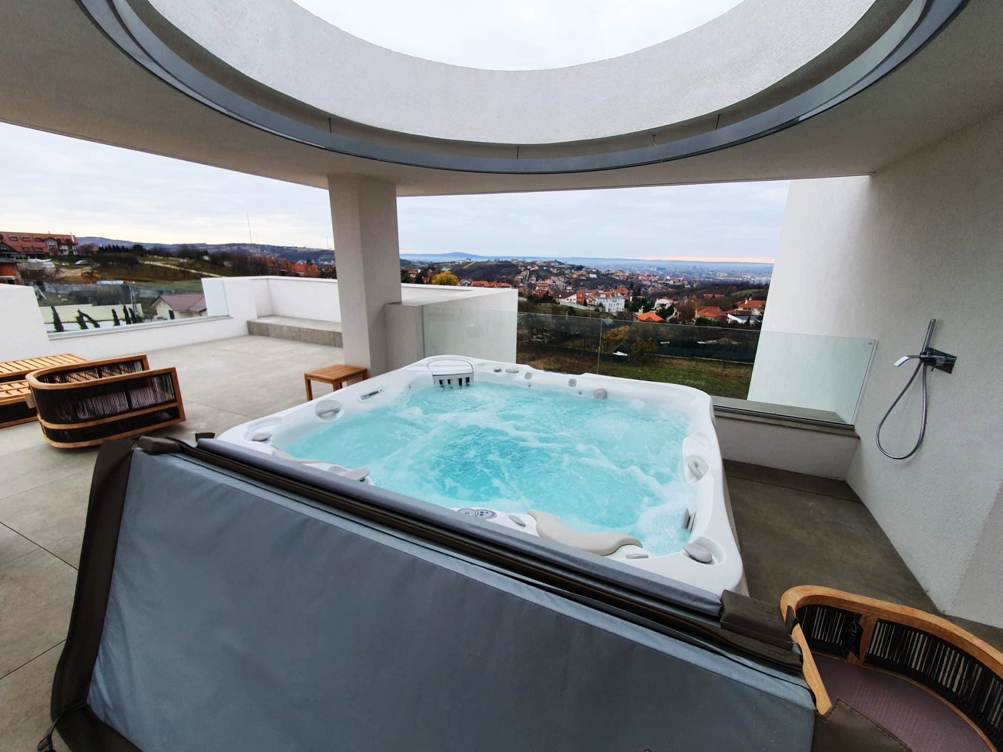 Jacuzzi Caldera Spas® Provence – Proiect Hidrostyle în Oradea 3
