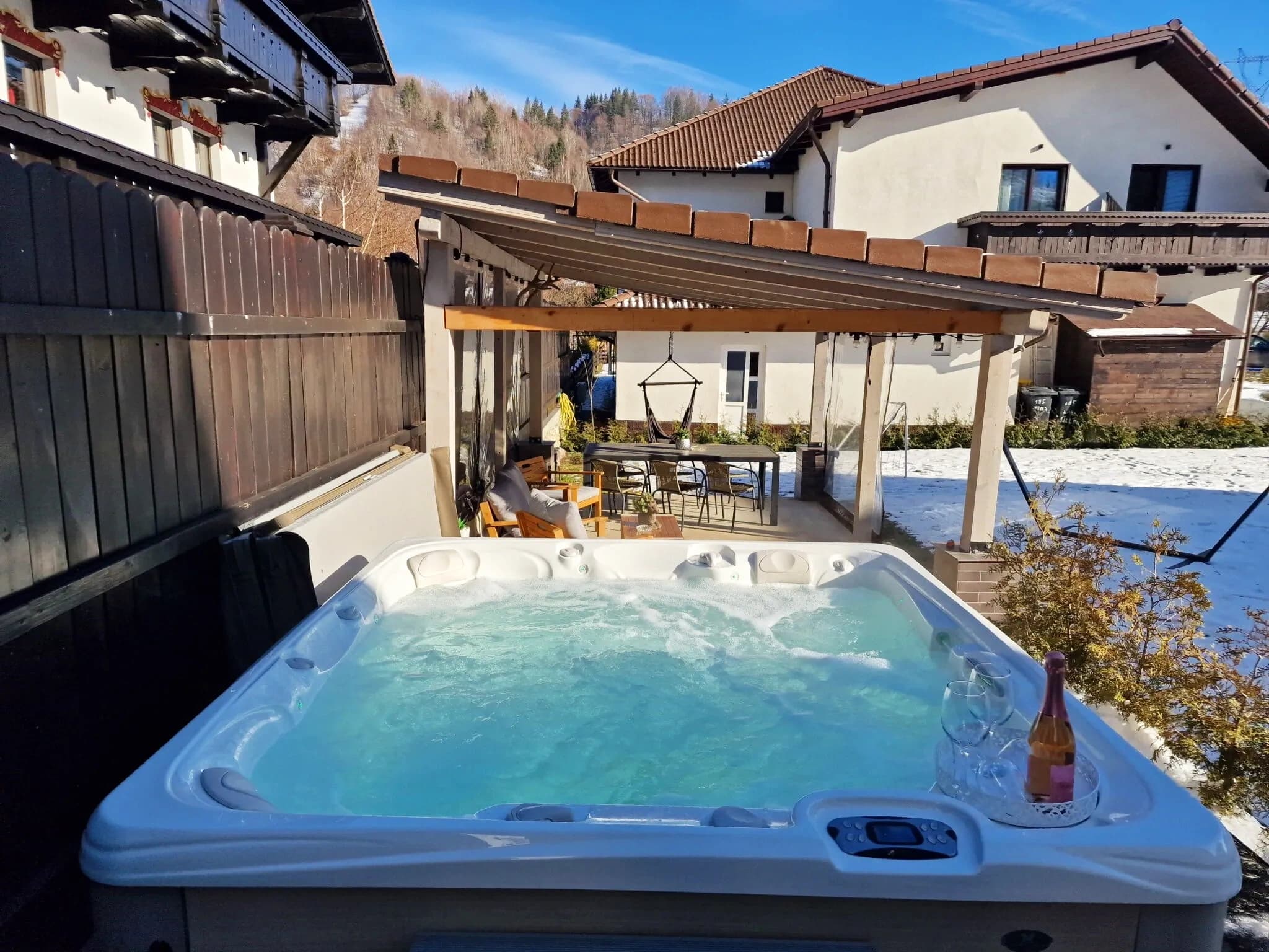 Jacuzzi de exterior Caldera Spas® Seychelles – Proiect Hidrostyle la Pensiunea Colț Viu 2