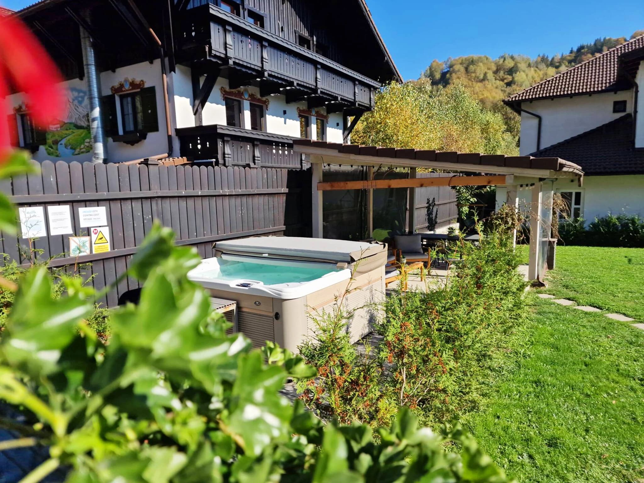 Jacuzzi de exterior Caldera Spas® Seychelles – Proiect Hidrostyle la Pensiunea Colț Viu 3