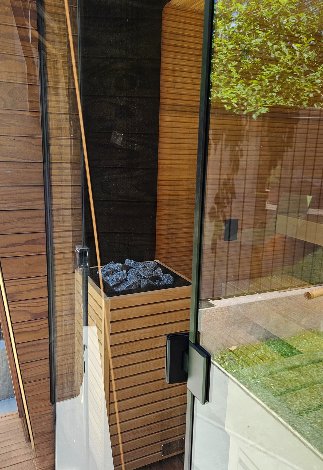 Aurea CB Ascent Auroom® outdoor Finnish sauna – Bucharest 3