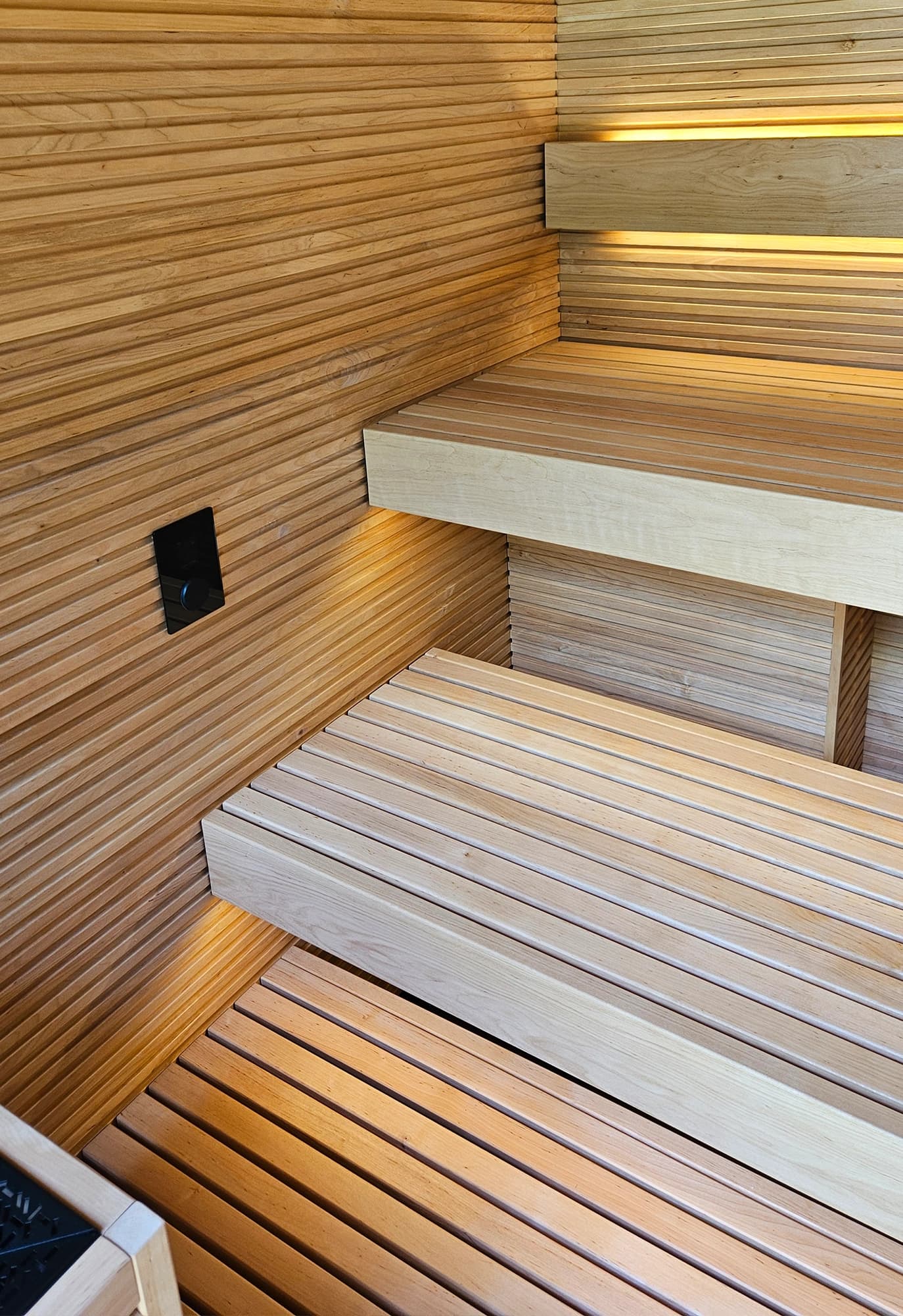 Aurea CB Ascent Auroom® outdoor Finnish sauna – Bucharest 4