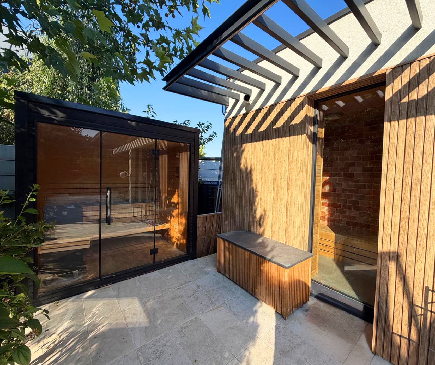 Salină Personalizată, Sauna Auroom Mira L şi Duş Emoţional – Jilava
