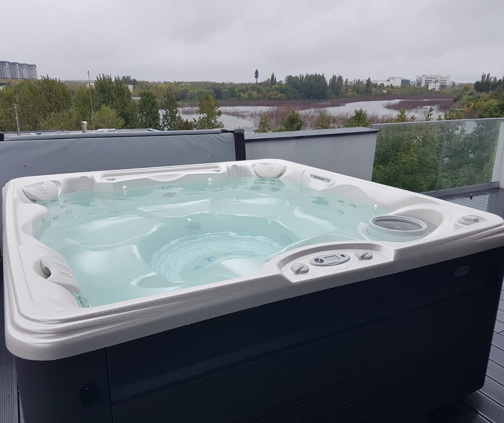 Jacuzzi de exterior Caldera Spas® Marino – Proiect Hidrostyle în București 2