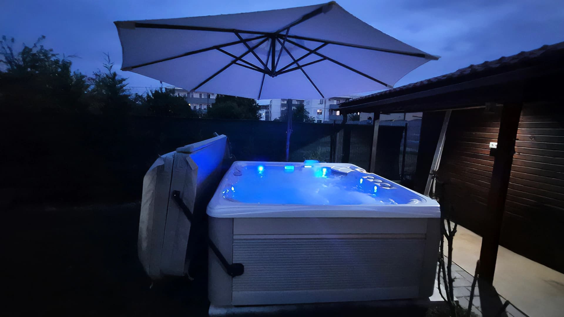 Caldera Spas® Seychelles hot tub – Hidrostyle project in Timişoara