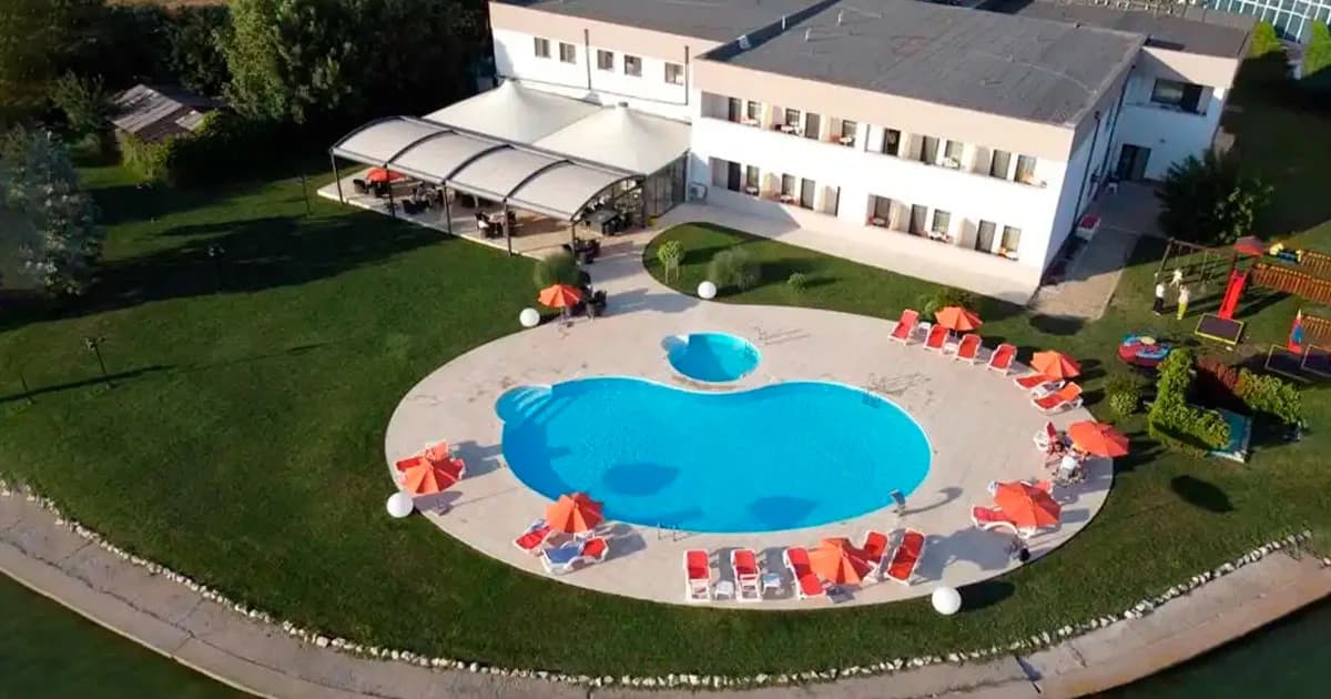 Bespoke Outdoor Pool – Hotel G G Gociman