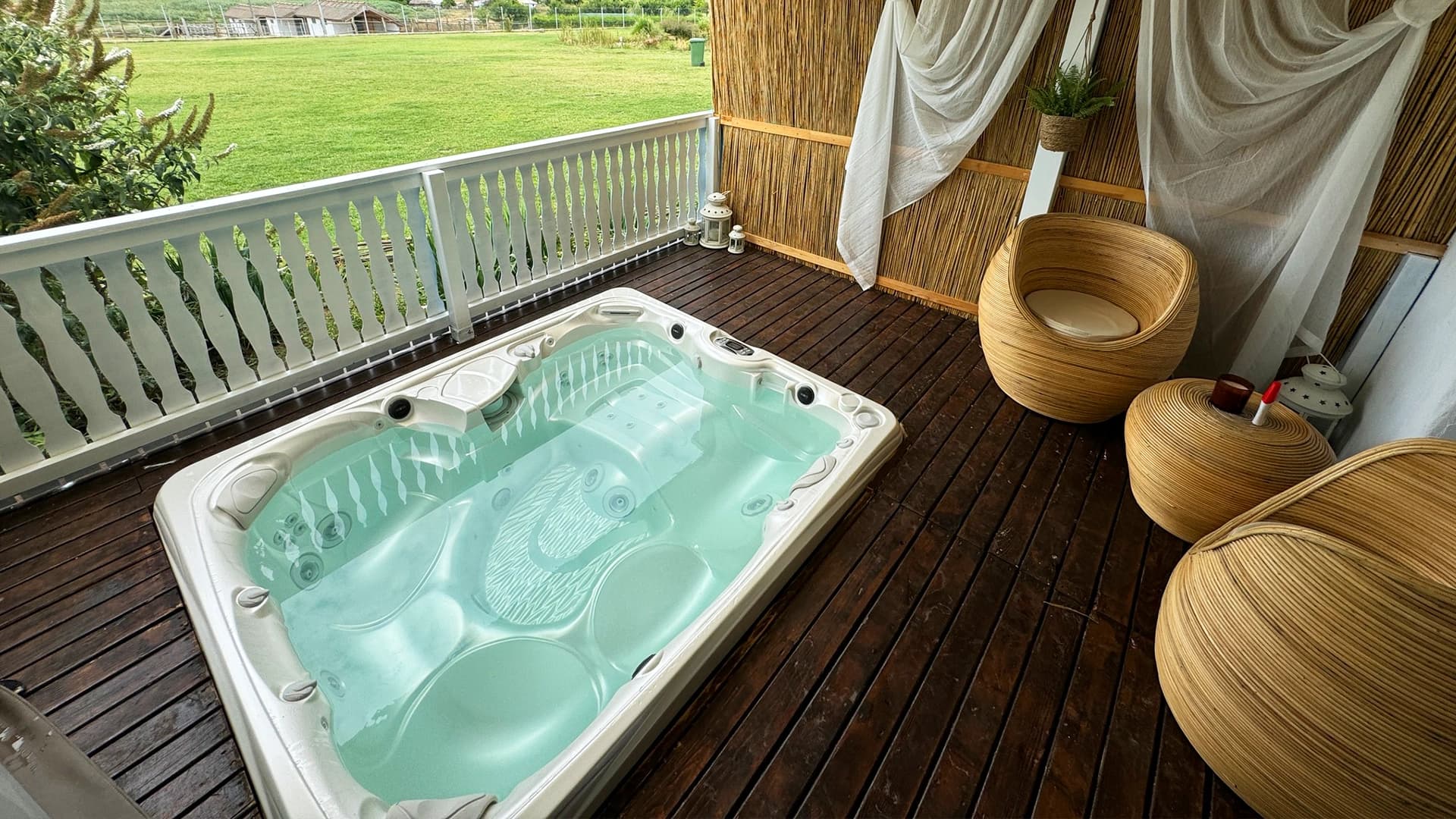 Caldera Spas® Martinique outdoor hot tub – Hidrostyle project at 5 Chirpici Resort
