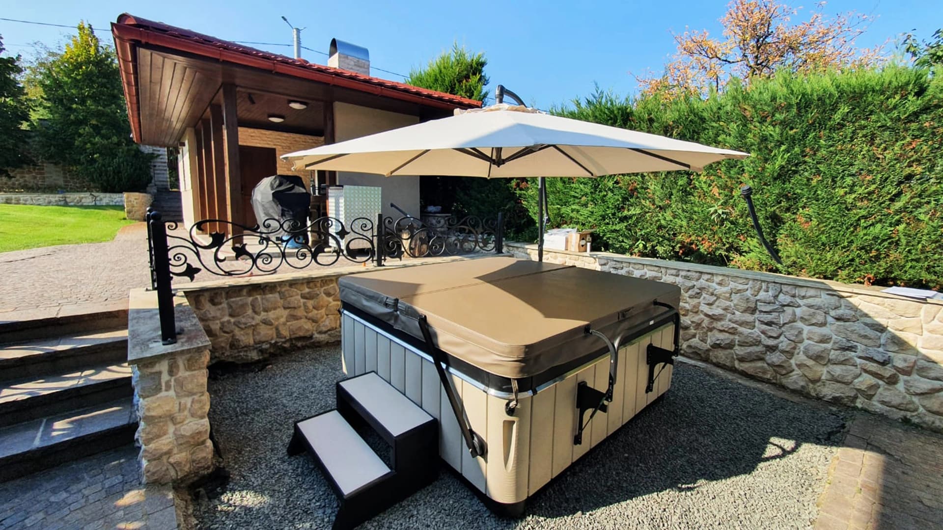 Caldera Spas® Tahitian Jacuzzi and Becker® Sauna – Hidrostyle project in Baia Mare