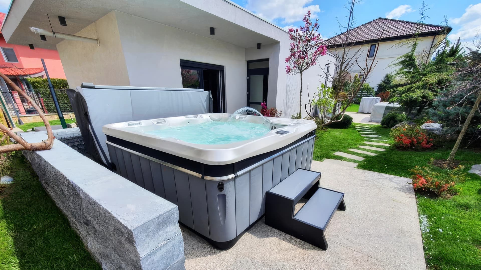Caldera Spas® Tahitian outdoor hot tub – Hidrostyle project in Otopeni