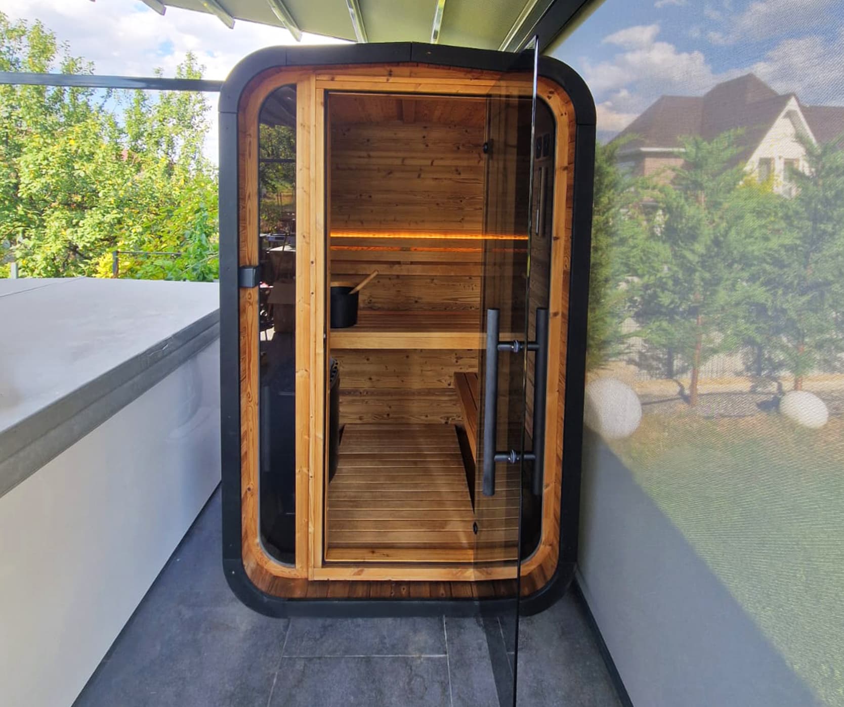Saună finlandeză de exterior Auroom® Sola 140 – Proiect Hidrostyle în Cluj - Napoca