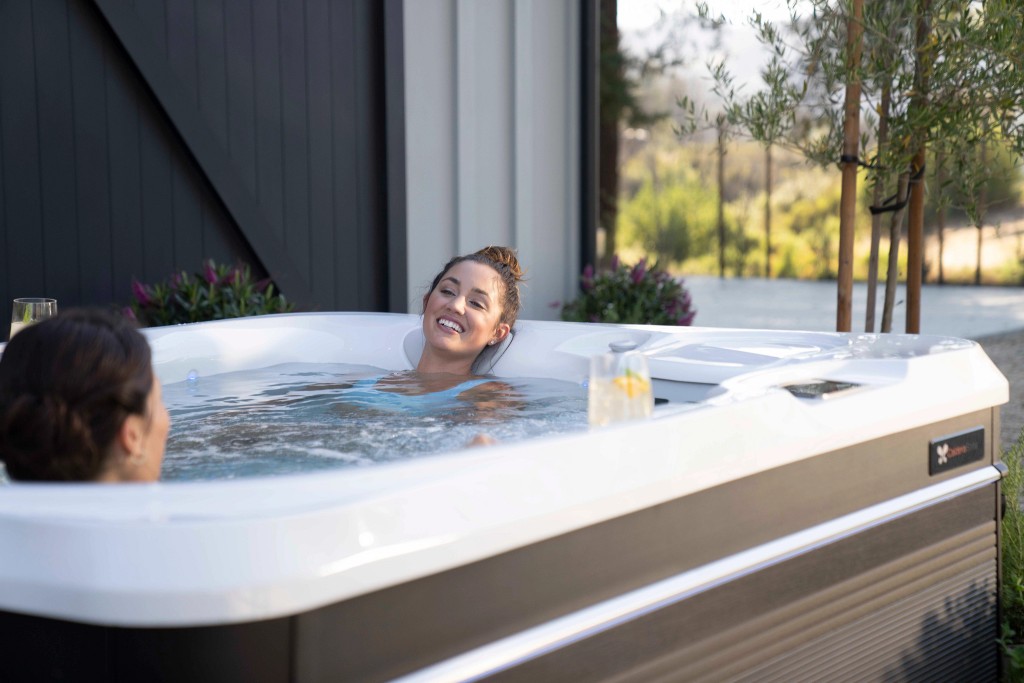 Outdoor Jacuzzi – invest in your happiness | Hydrostyle