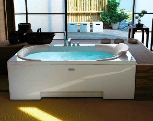 Cada de baie whirlpool Jacuzzi-JShaMi 1