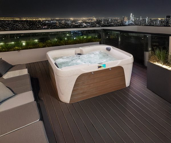 Cada-cu-hidromasaj-Fantasy-Spas-Enamor-Premier-Main
