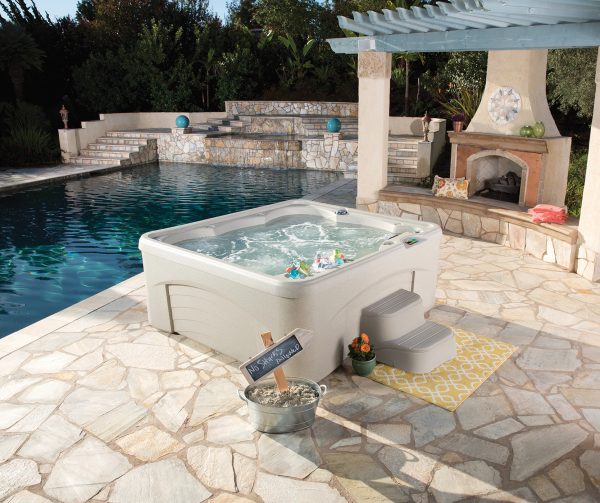Cada-cu-hidromasaj-Fantasy-Spas-Entice-Main