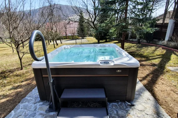 Cada cu hidromasaj Caldera Spas Seychelles Proiect Hidrostyle Campina Banner Main