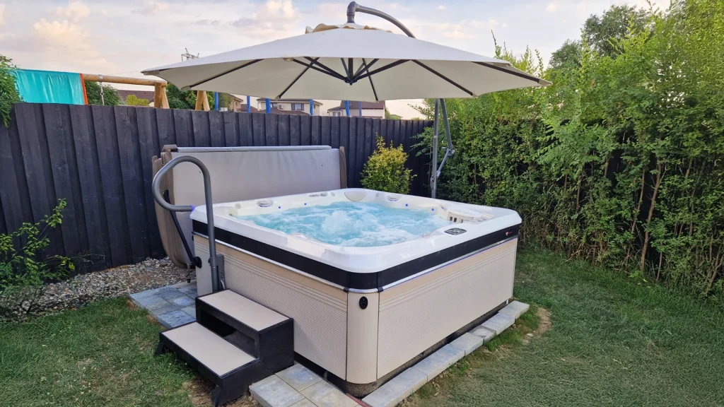 Cada cu hidromasaj Caldera Spas Geneva Proiect Hidrostyle Arad Pic 1