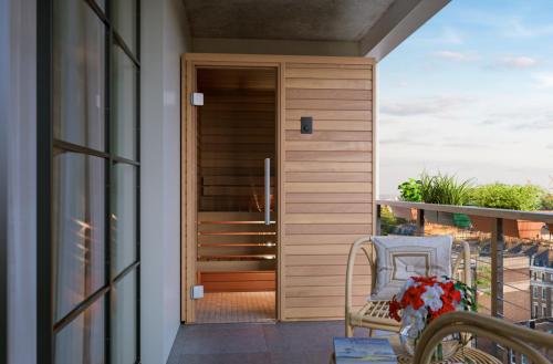 cala-wood-balcony