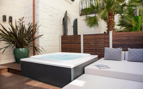 Jacuzzi-Hotel-Bath-Skylounge Casa-Riva-Riccione-3-1920x1200-fba6b033-7d7e-4acd-8b20-1ac2fa4a2e54