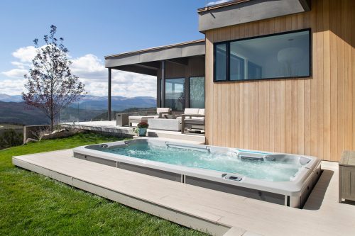 X500-Endless-Pools-semi-inground-white-cu-grey